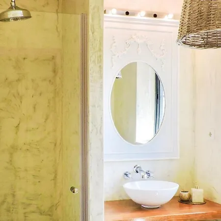 Awesome In W/ Wifi And 8 Bedrooms Sande (Porto)