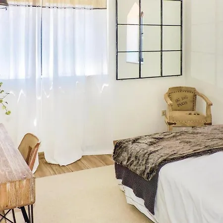 Dom wakacyjny Awesome In W/ Wifi And 8 Bedrooms Sande (Porto)